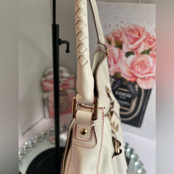 ANTONIO MELANI Cream Hobo with Elegant Metallic Accent - Picture 5 of 10